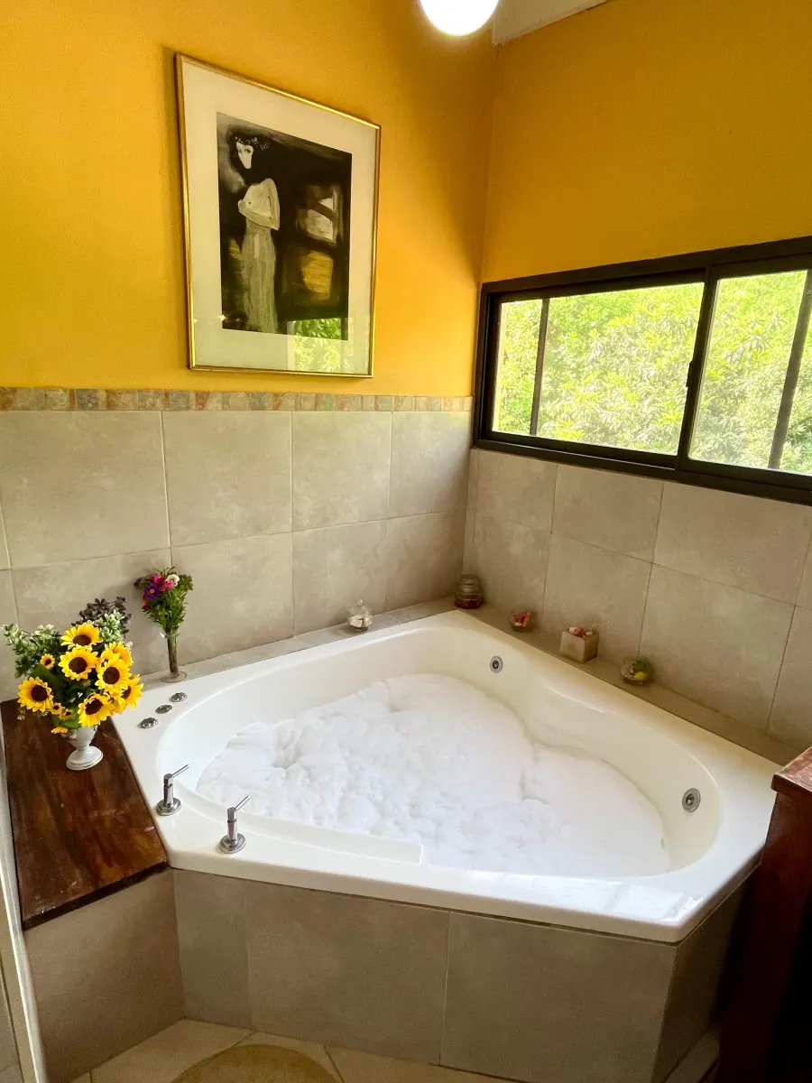 Jacuzzi de la suite El Paraíso VIP